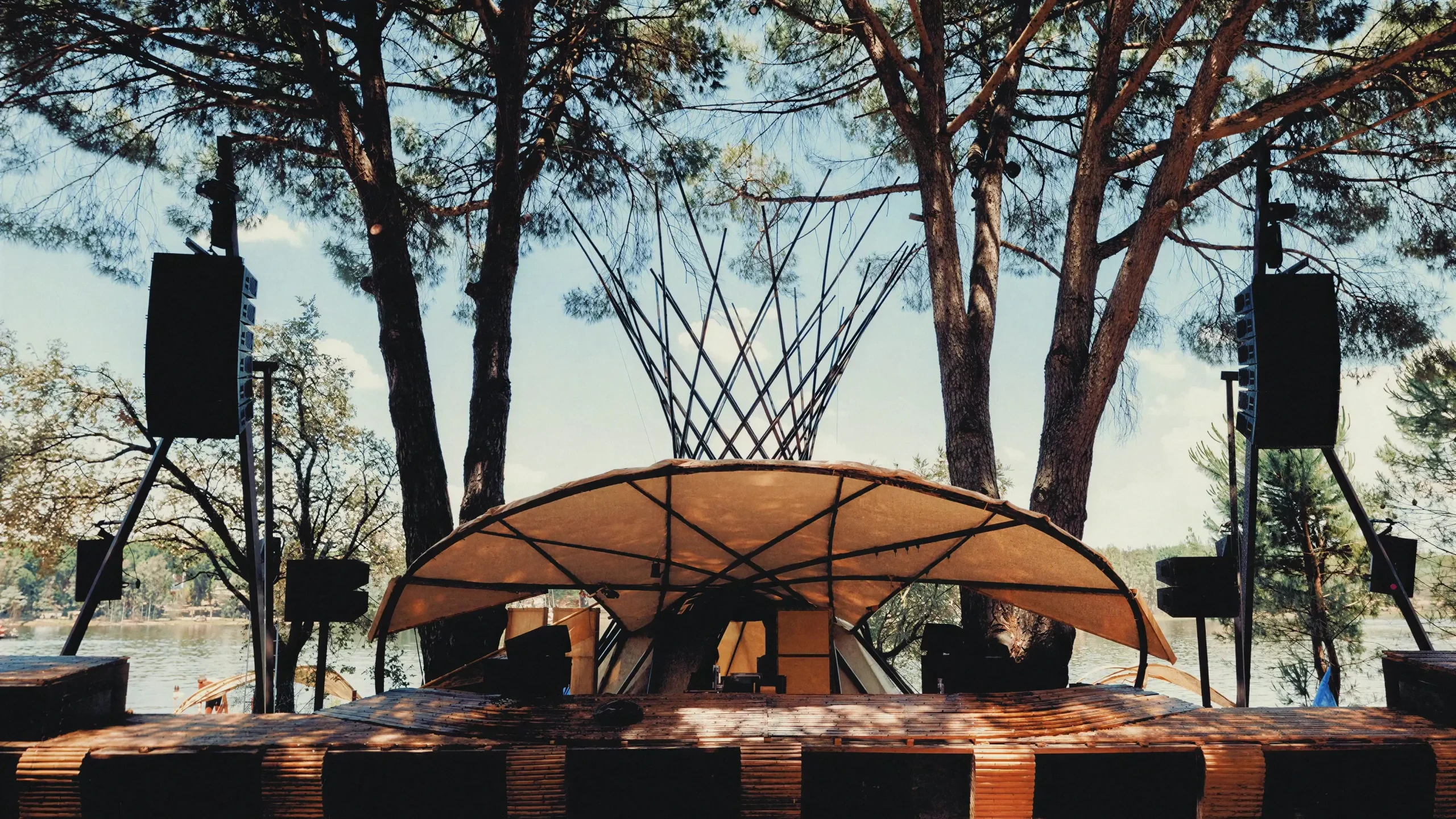 The Floresta stage at Waking Life, equipped with a d&b audiotechnik system. Credit: Aneta Urbonaite