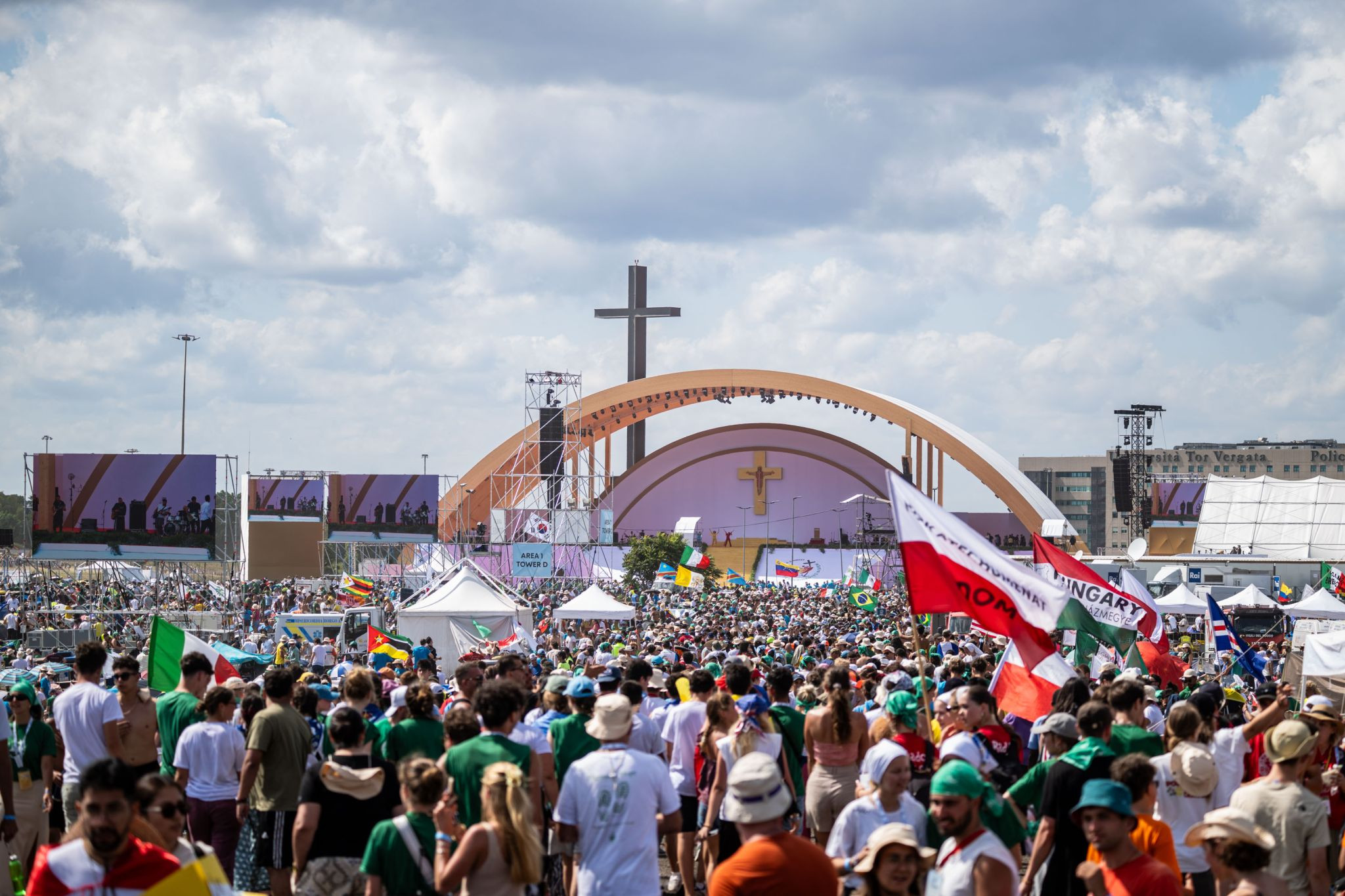 Faithful gathered at the Jubilee at Tor Vergata
