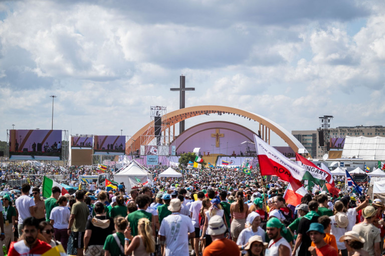 Faithful gathered at the Jubilee at Tor Vergata